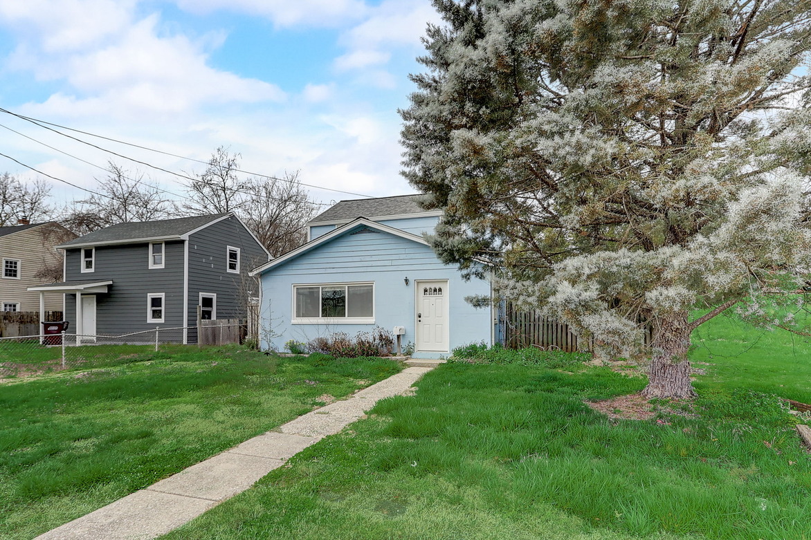 6008 Riverside Dr (3BR)