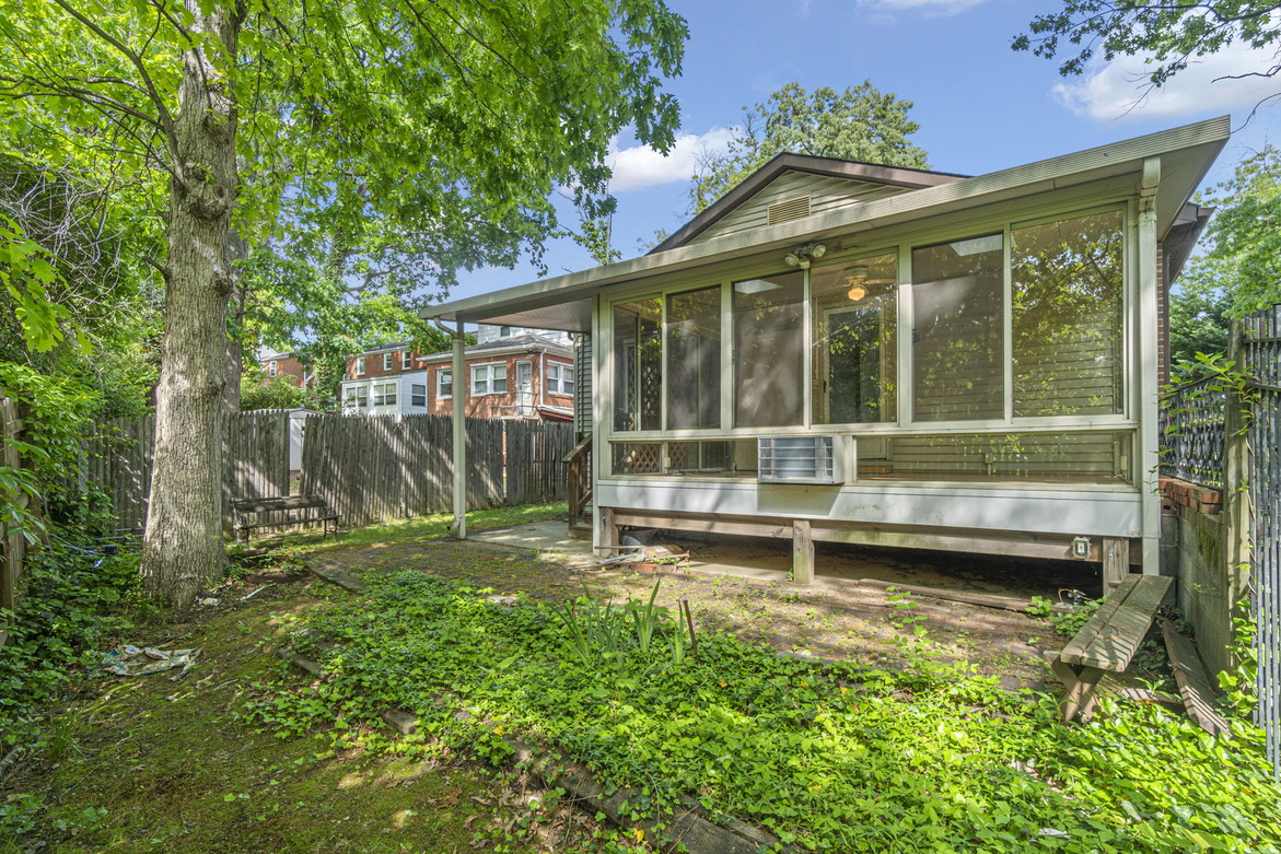 4416 Van Buren St (5BR)