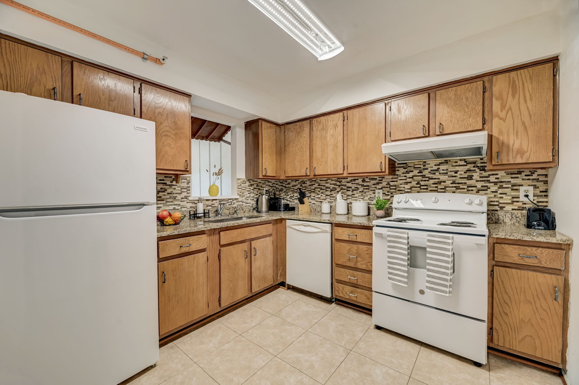 4829 Berwyn Rd (3BR)