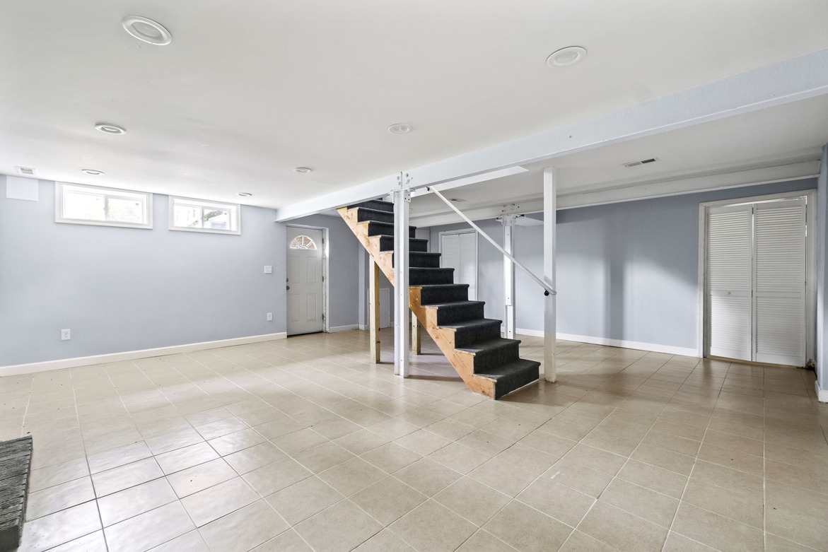 4809 Sheridan St (5BR)