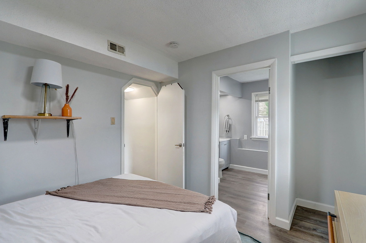 6008 Riverside Dr (3BR)