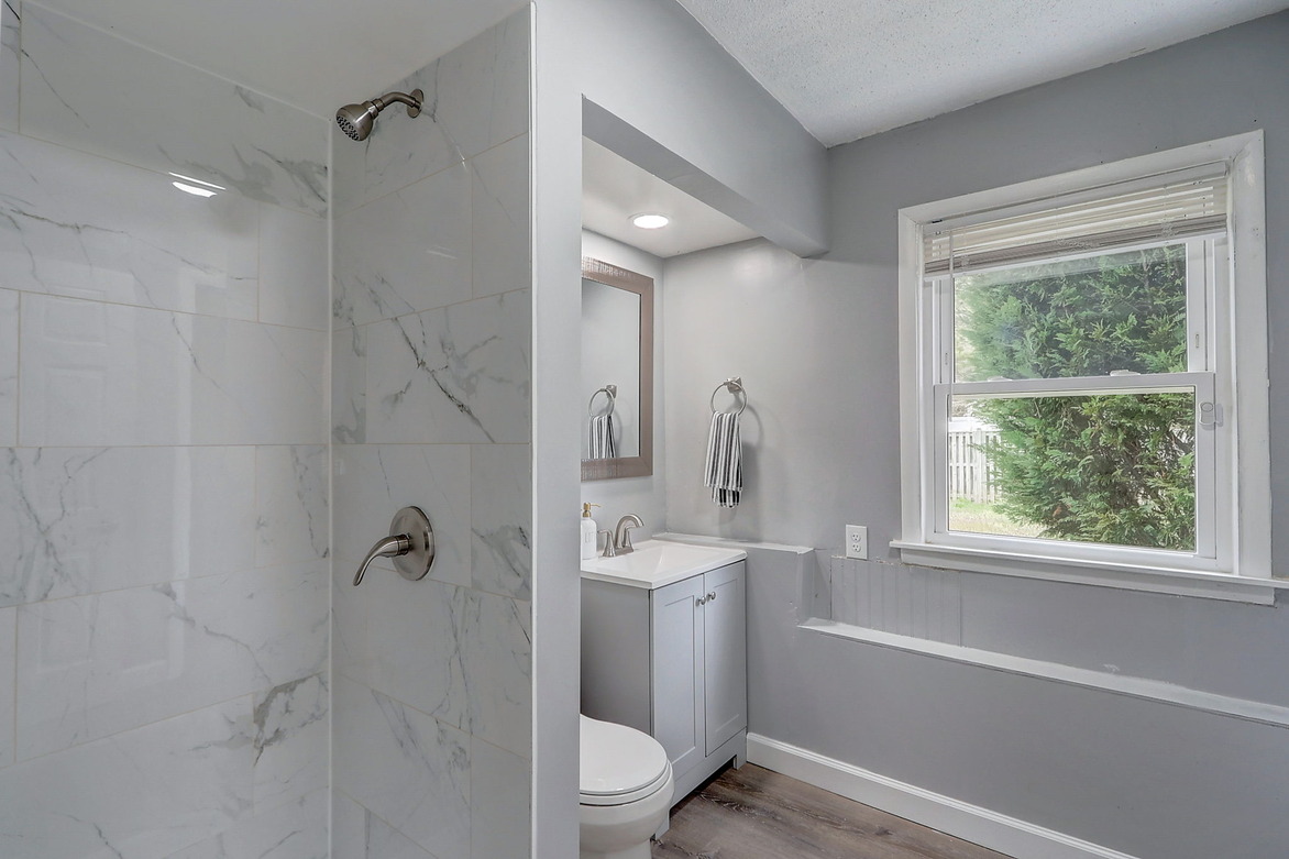 6008 Riverside Dr (3BR)