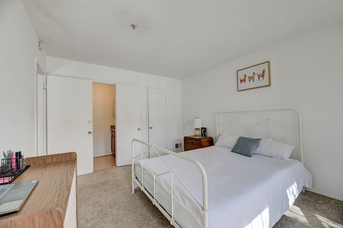 4829 Berwyn Rd (3BR)