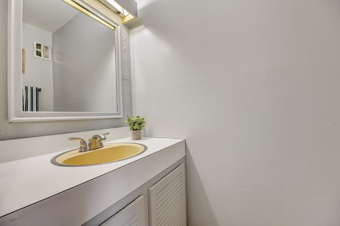 5017 Berwyn Rd (4BR)