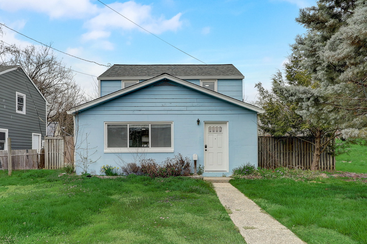 6008 Riverside Dr (3BR)