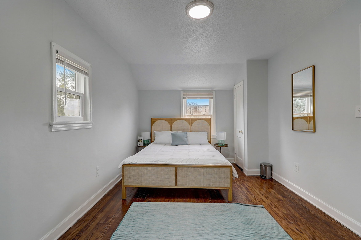 6008 Riverside Dr (3BR)