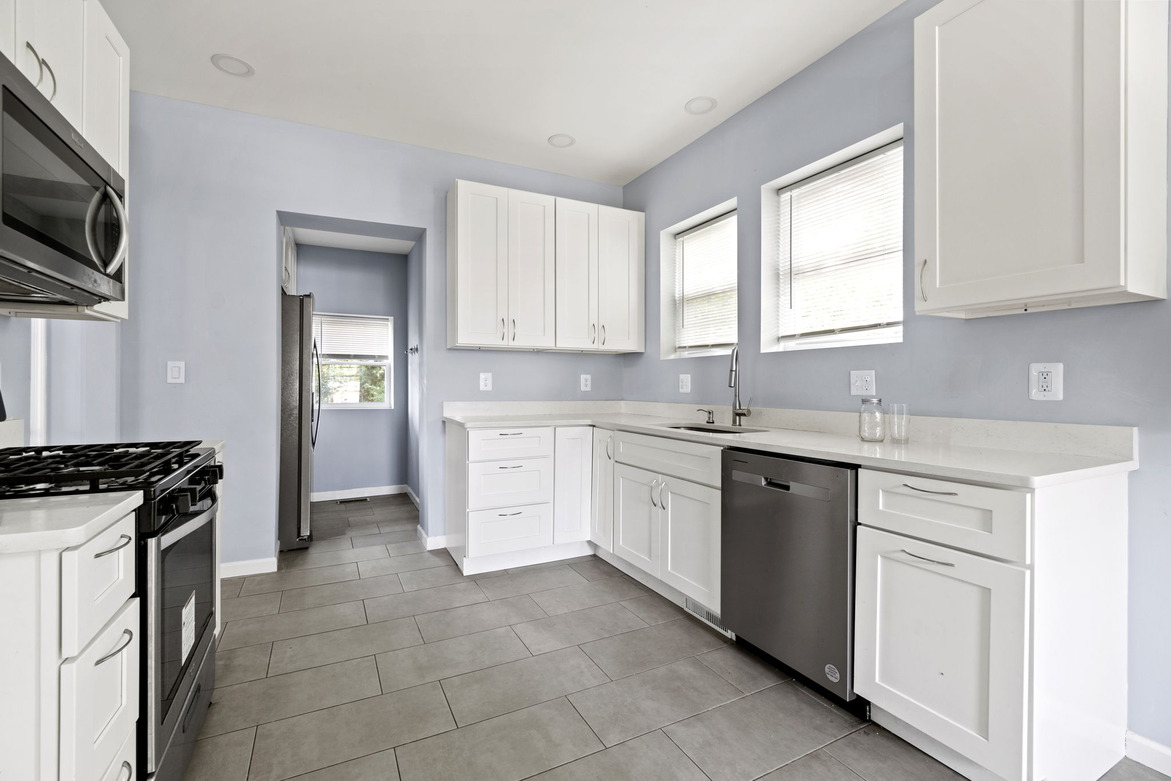4809 Sheridan St (5BR)