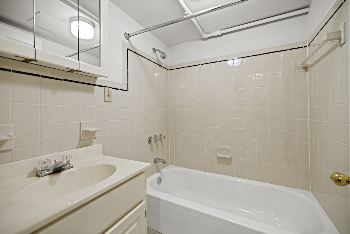 4614 Beechwood Rd (5BR)